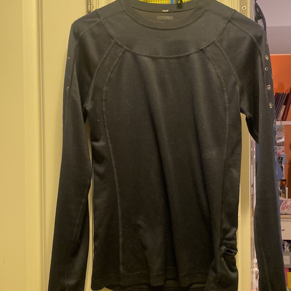 Lululemon black long sleeve top